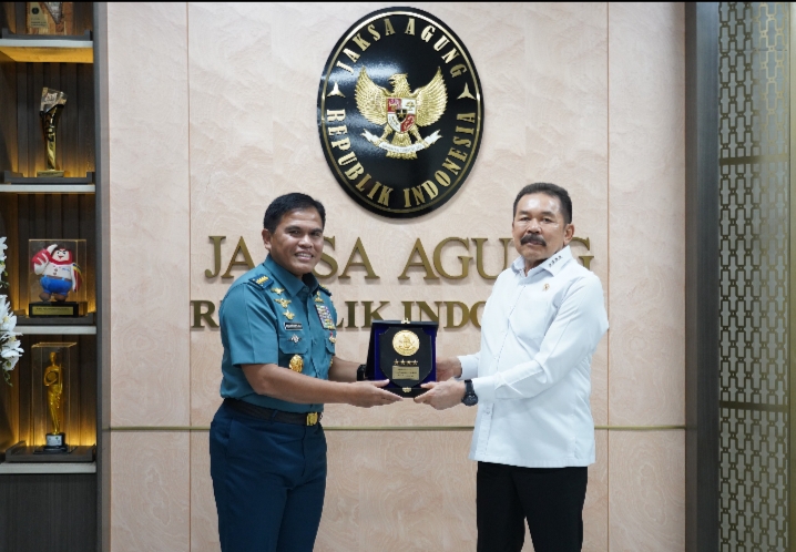 Terkait Penegakan Hukum di Wilayah Laut, Kepala Staf TNI Angkatan Laut dengan Jaksa Agung Lakukan Pertemuan Koordinasi