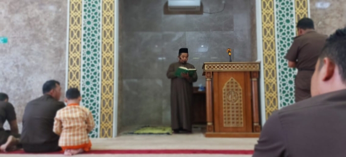 Tausiyah Qobliyah Dzuhur, Ustadz Chairul Ichwan: Seseorang Bisa Mendengar Azan Untuk Sholat Jamaah Maka Ia Wajib Hadir