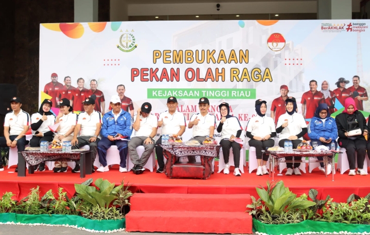 Kepala Kejaksaan Tinggi Riau Supardi Buka Pekan Olahraga