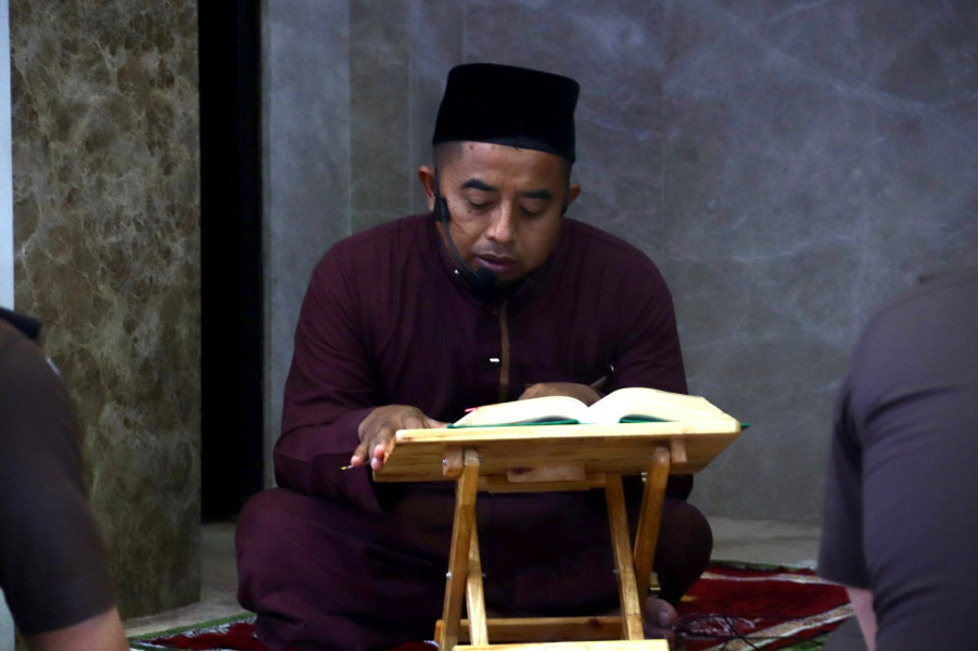 Ba'da Dzuhur, Ustadz Chairul Ichwan Sampaikan Tausiyah di Mesjid Al- Mizan