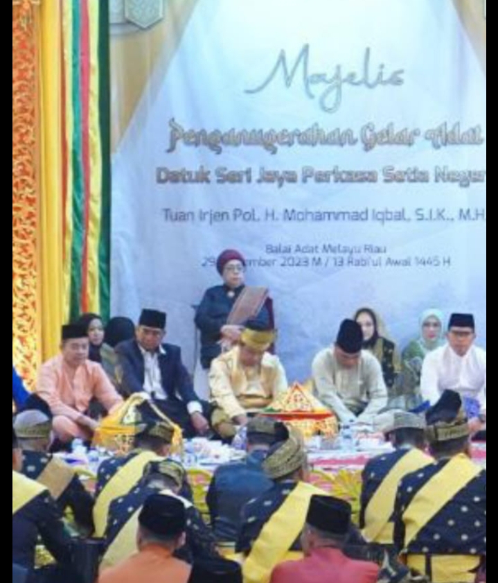 Aspidmil Kejati Riau Hadiri Penganugrahan Gelar Adat Datuk Seri Jaya Perkasa Setia Negeri Kepada Kapolda Riau IRJEN POL. H. MOHAMMAD IQBAL, S.I.K., M.H