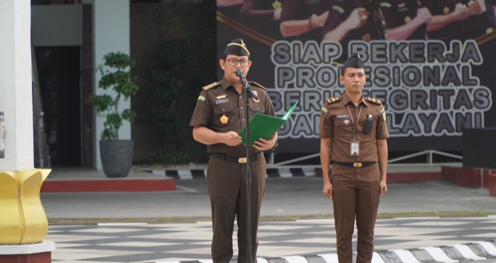 Aspidsus Kejati Riau, Imran Yusuf Penerima Apel Kerja Pagi