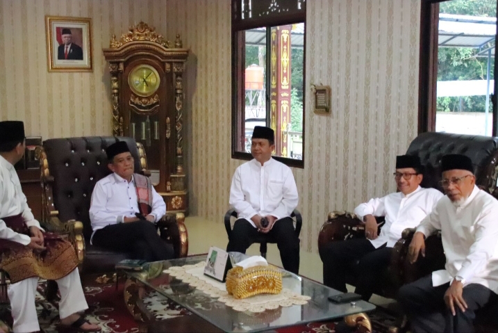 Kajati Riau Hadiri Buka Puasa Bersama Lembaga Adat Melayu Riau