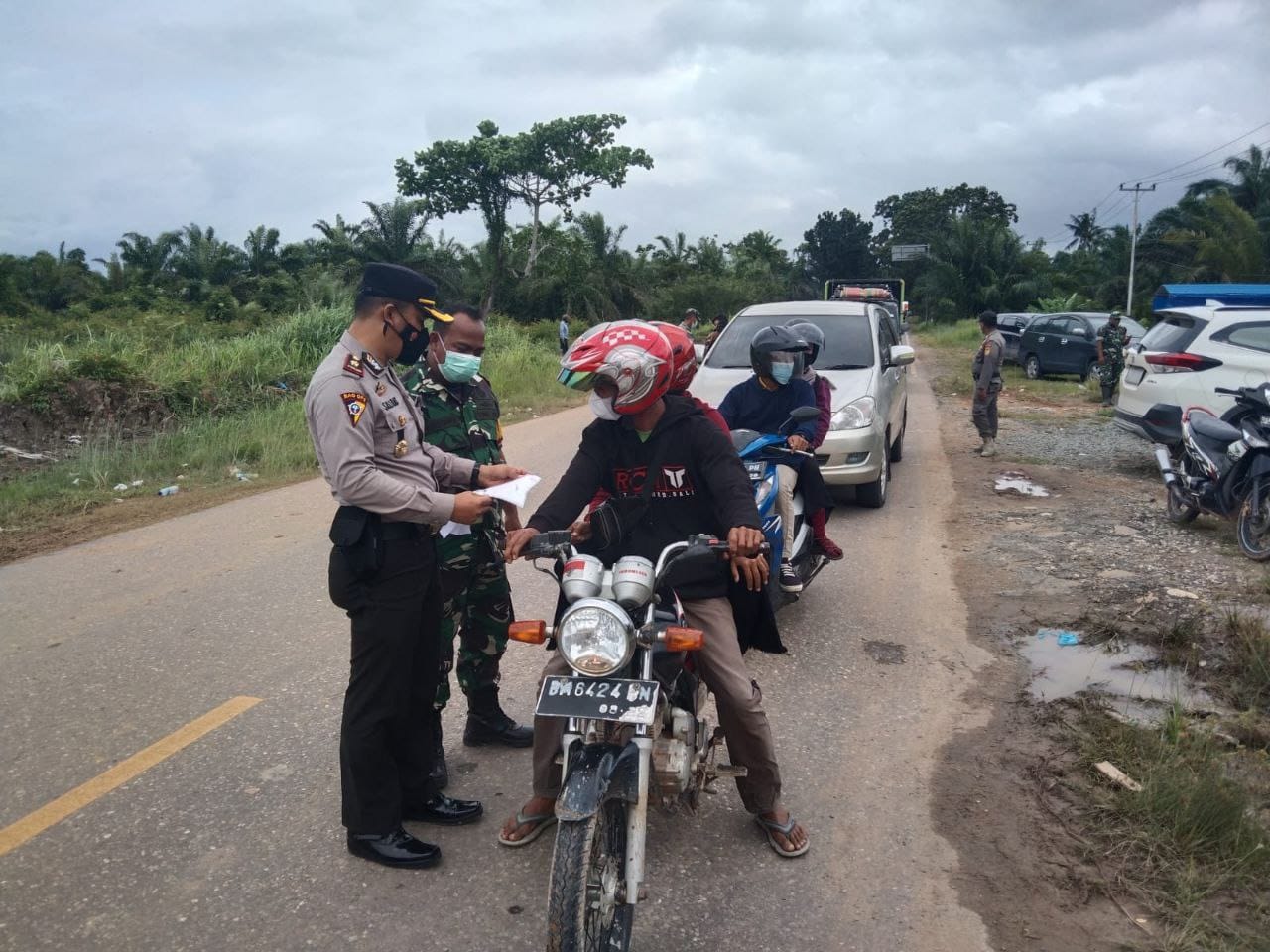 Jajaran Kodim 0321/Rohil Dampingi Pelaksanaan Suntik Vaksin di Kecamatan Bangko, Rokan Hilir
