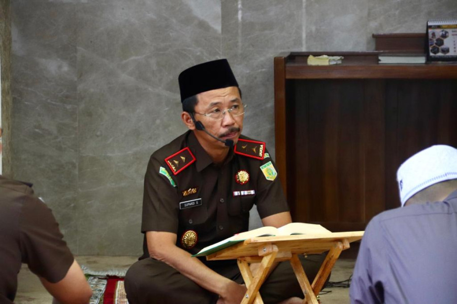 Ba'da Dzuhur: Kajati Riau Dr Supardi Sampaikan Tausiyah