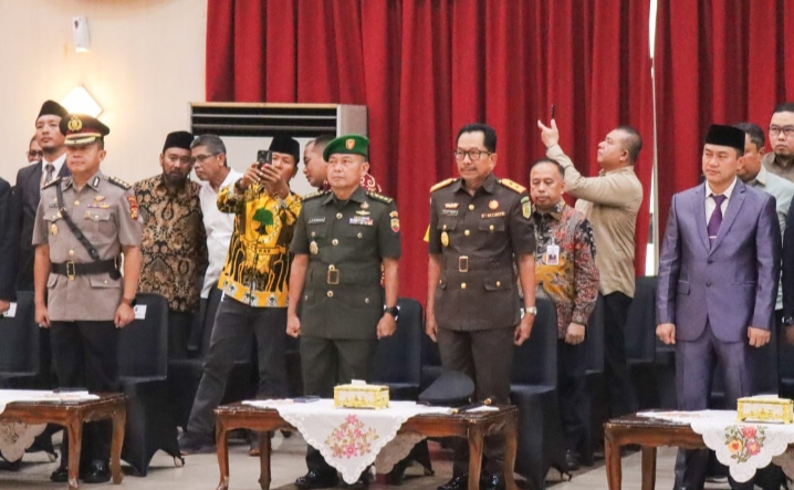 Kajati Riau Hadiri Pelantikan dan Pengambilan Sumpah Jabatan Penjabat Sekretaris Daerah Provinsi Riau