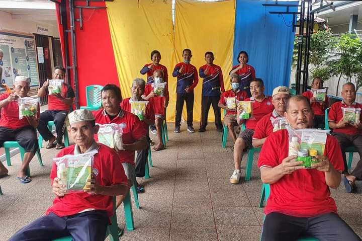 Tim Medis Lapas Bagansiapiapi Berikan Senam dan Paket Sehat Bagi WBP Lansia