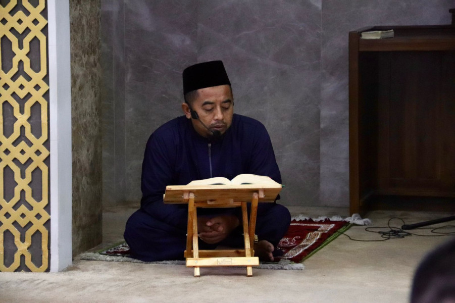 Ba'da Dzuhur, Ustadz Chairul Ichwan,Spdi Sampaikan Tausiyah di Mesjid Kejaksaan Tinggi Pekanbaru