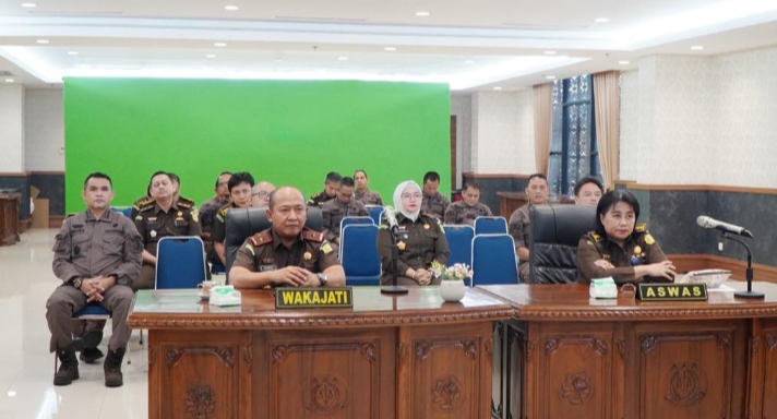 Secara Virtual, Wakajati Riau Hendrizal Husin dan Jajaran Ikuti Penutupan Rakernas Kejaksaan RI 2024