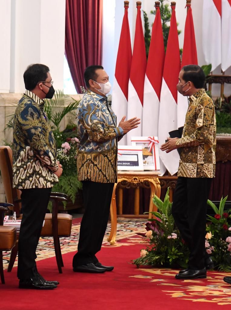 Presiden RI Joko Widodo Serahkan DIPA dan Daftar Alokasi TKDD 2022