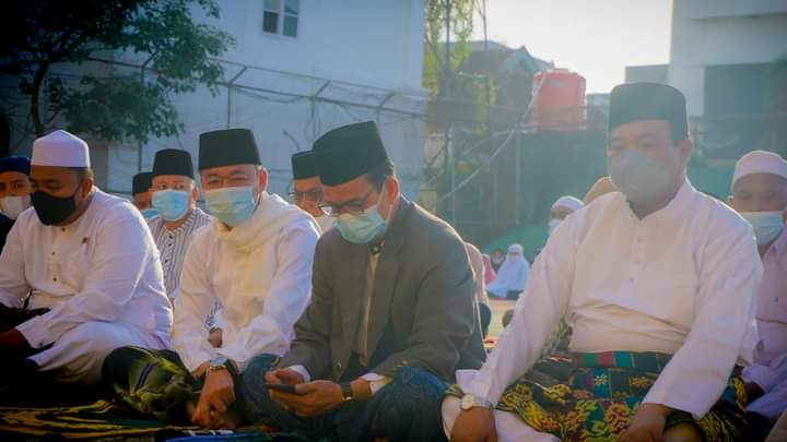 Bupati Rohil Laksanakan Sholat Idul Adha di Lapangan Perteba