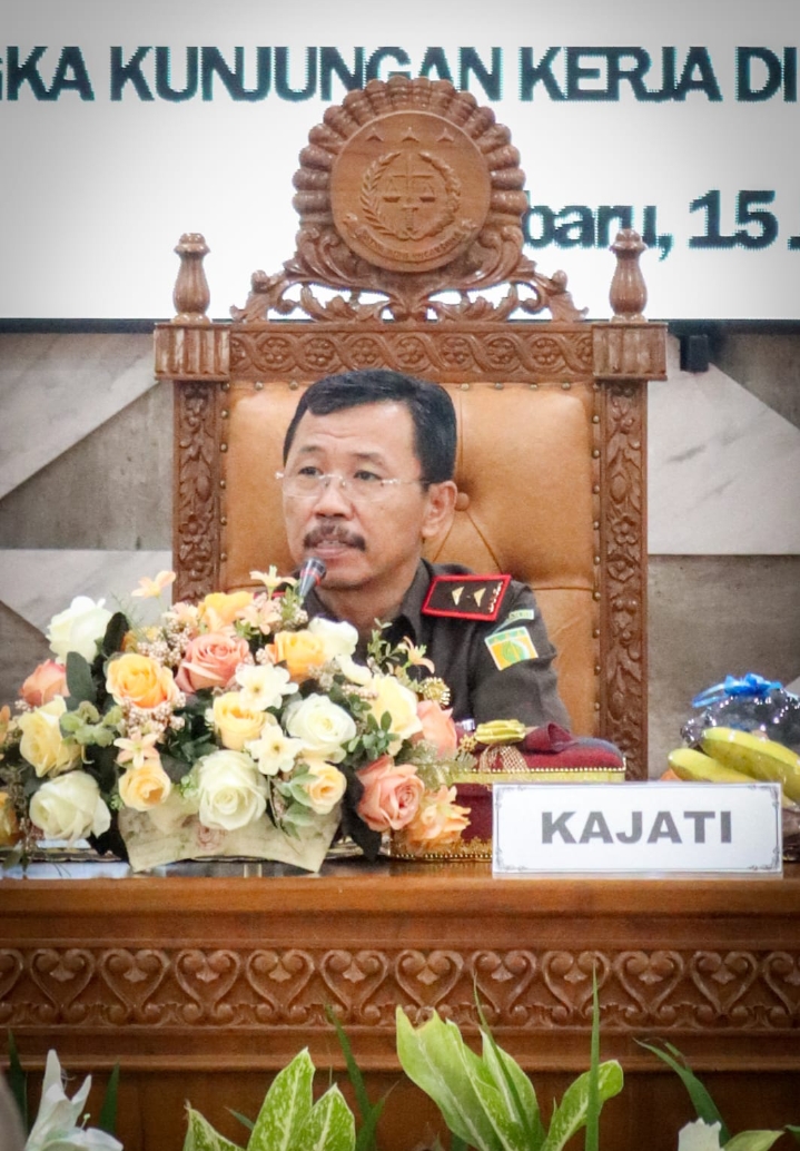 Kunker dan Supervisi Ikatan Adhyaksa Dharmakarini (IAD) Wilayah Riau: Kajati dan Ketua IAD Riau ke Kejari Pekanbaru