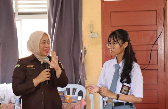 Kejaksaan Tinggi Riau Gelar Program Jaksa Masuk Sekolah (JMS) di SMKS Dharma Maitreya Bengkalis  ,