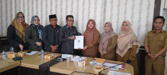 Pansus C Rapat Dengan DP2KBP3A Rohil Untuk Dalami Draft Ranperda Kabupaten Layak Anak