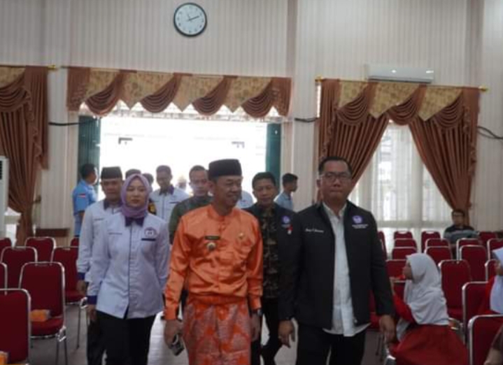 Bupati Rohil Hadiri Pengukuhan dr Maharani MM Sebagai Ketua Komnas PA Kabupaten Rohil Periode 2023-2028