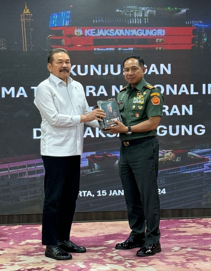 Bangun Sinergitas TNI dan Kejaksaan Agung Melalui Peran Jaksa Agung Muda Pidana Militer dan Jajarannya: Jaksa Agung Terima Kunjungan Panglima TNI