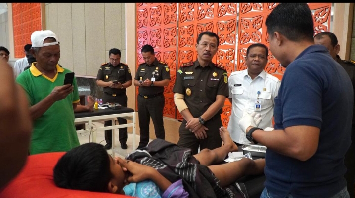 Kejaksaan Tinggi Riau Gelar Kegiatan Donor Darah dan Sunatan Masal