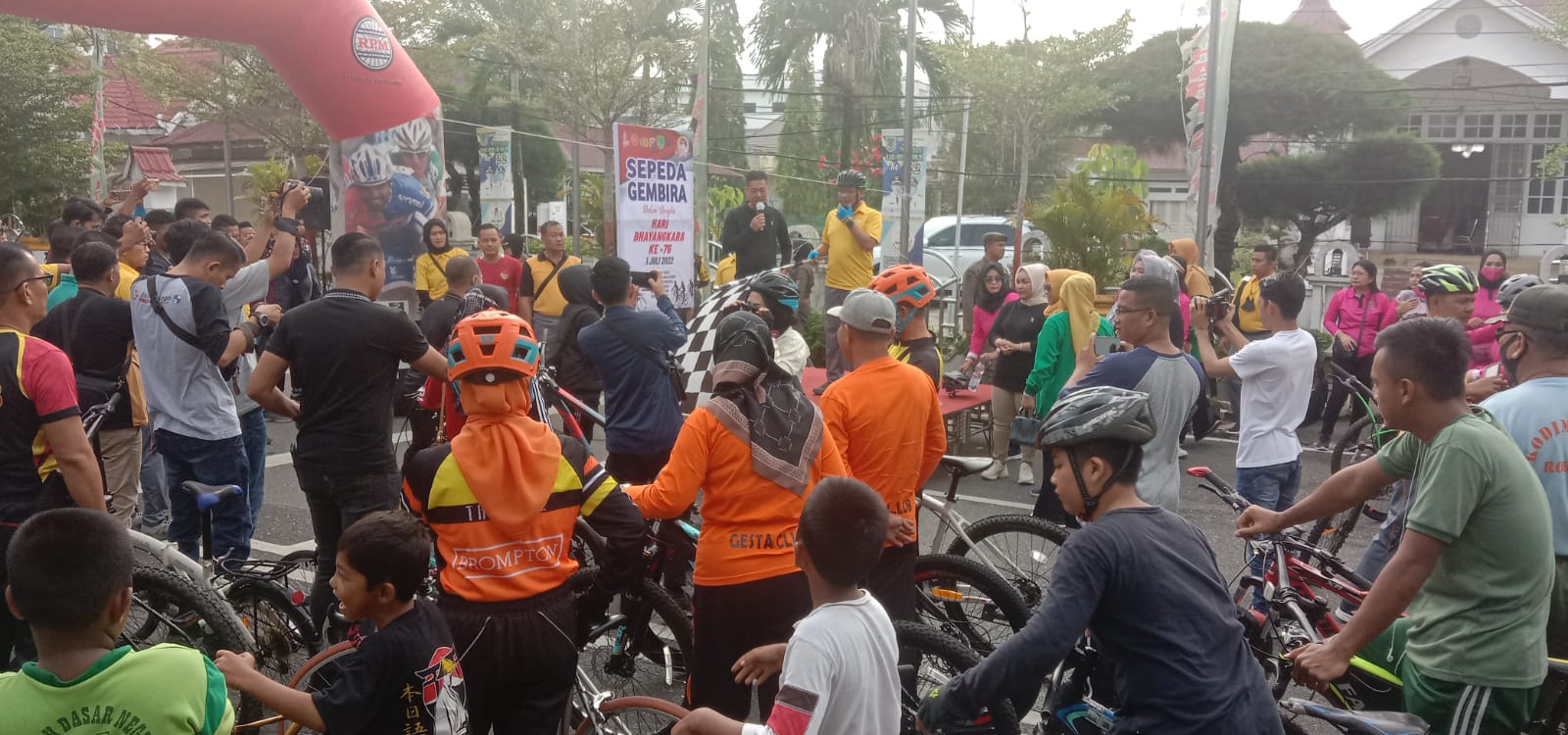 Rangkaian Hari Bhayangkara, Polres Rohil Gelar Sepeda Gembira