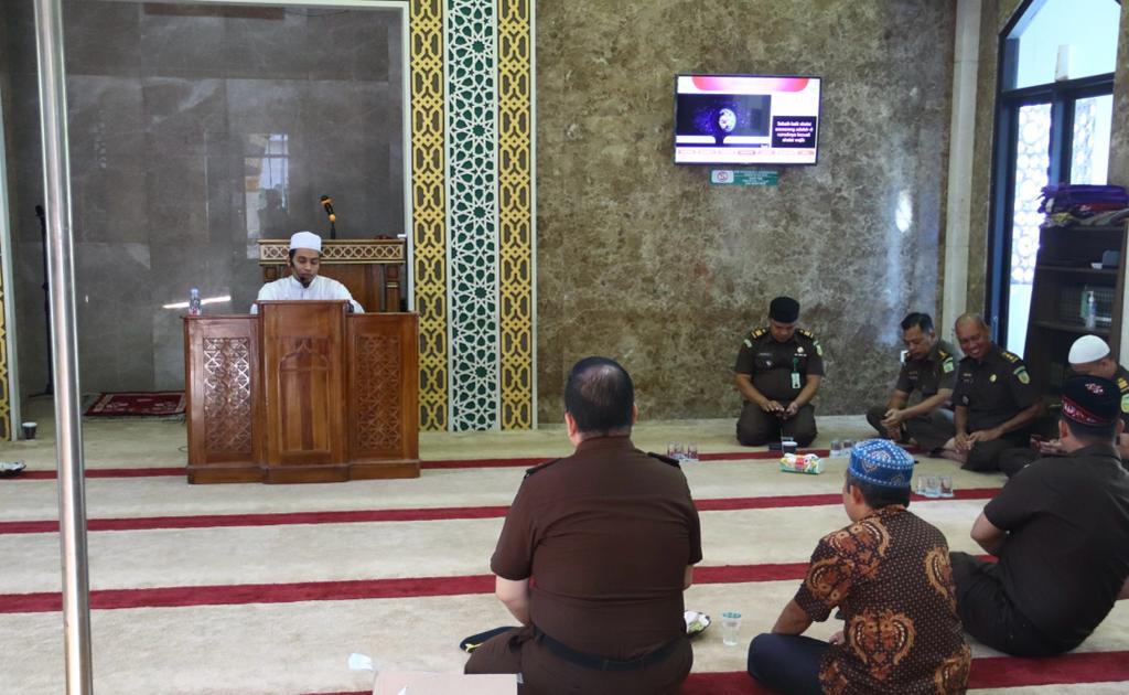 Syaikh Maulana Husen Al Muqri Bin Ismail Isi Ceramah Pengajian Rutin Kejati Riau
