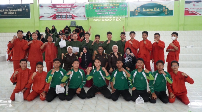 Jaksa masuk Sekolah, Kejati Riau Lakukan Penyuluhan Hukum di SMA YKPP Dumai