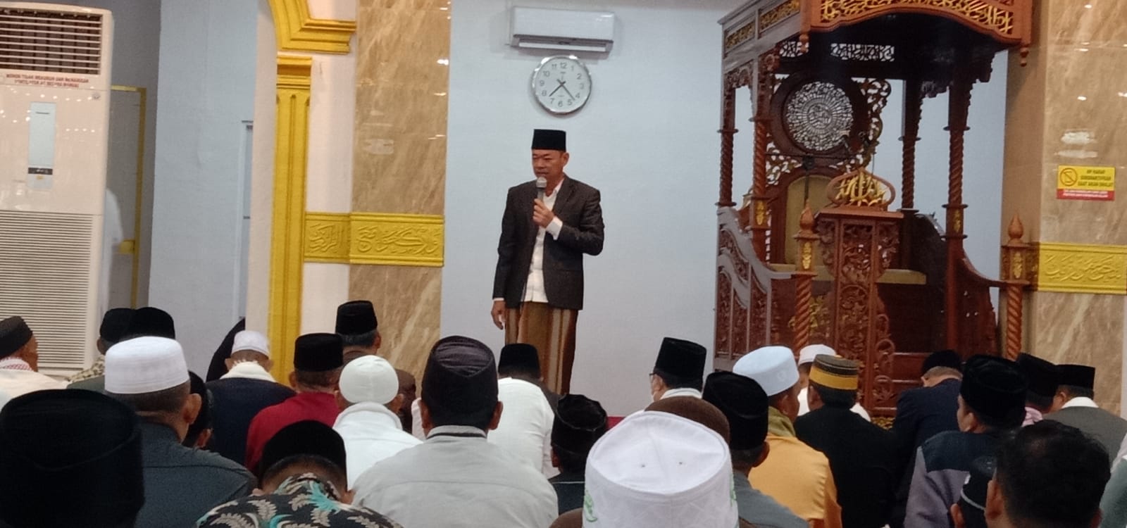 Bupati dan Wabup Rohil Sholat Ied di Mesjid Agung Al-Ikhlas