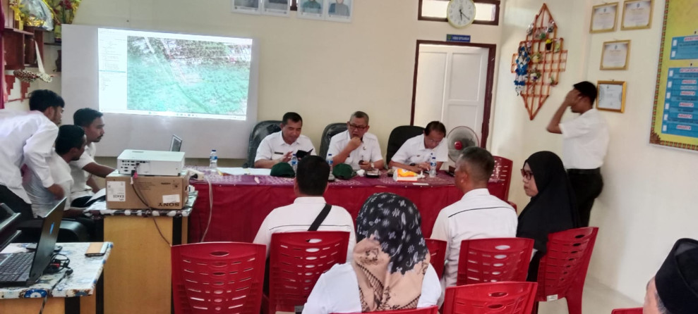 Asisten I Rokan Hilir Hadiri Rapat Batas Kepenghuluan dan Kelurahan di Wilayah Kecamatan Bangko