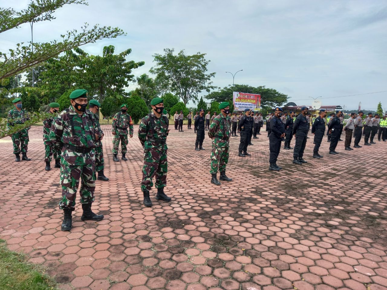 Apel Gelar Pasukan Operasi Lilin Lancang Kuning 2021 Dihadiri Personil Kodim 0321/Rohil Beserta Jajarannya
