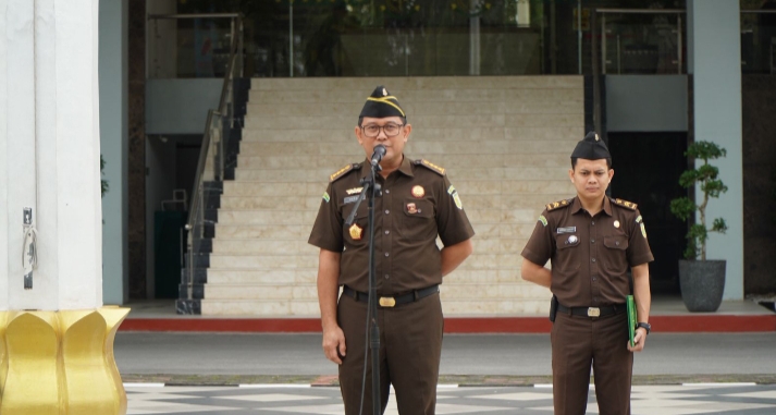 Aspidsus Kejati Riau Imran Yusuf  Terima Apel Kerja Pagi