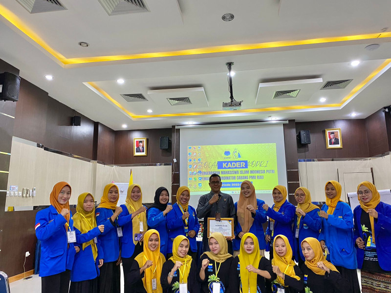 Kasi B bidang Intelijen Kejaksaan Tinggi Riau menjadi Narasumber pada kegiatan Sekolah Kader Kopri (SKK) Riau Ke - 1