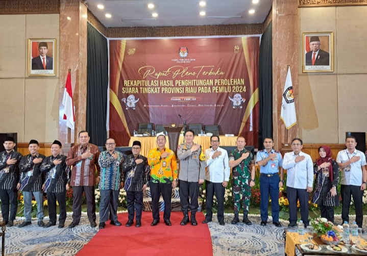 Kepala Kejaksaan Tinggi Riau Hadiri Rapat Pleno KPU Provinsi Riau
