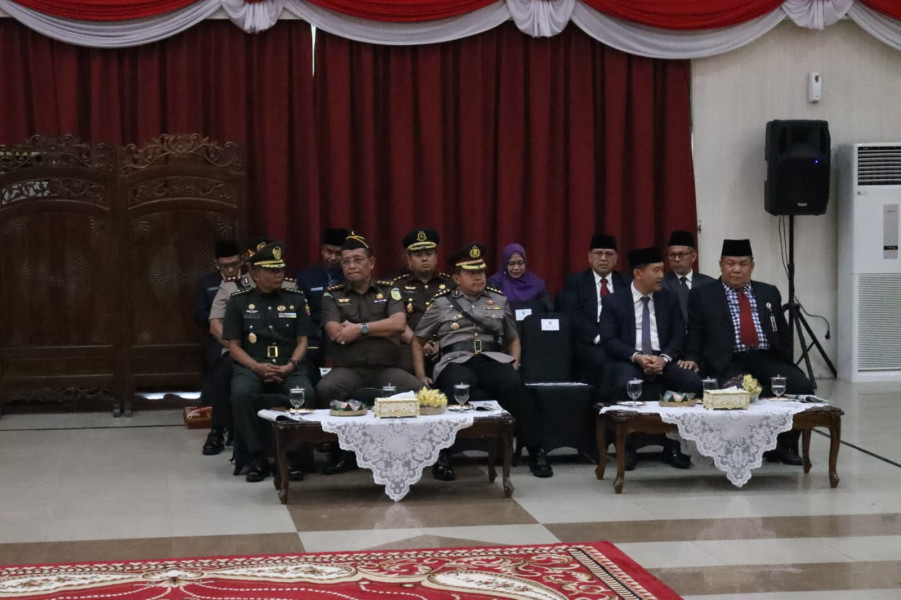 Kasi Ipolkamhan Bidang Intelijen Kejati Riau Hadiri Pelantikan Pj Bupati Kampar dan Penyerahan SK Perpanjangan Masa Jabatan Pj Walikota Pekanbaru