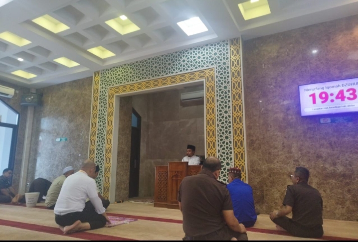 Tausiyah Qobla Dzuhur, Ustadz KH DR Zulhendri Rais: Ramadan Merupakan Bulan Istimewa Bagi Umat Islam